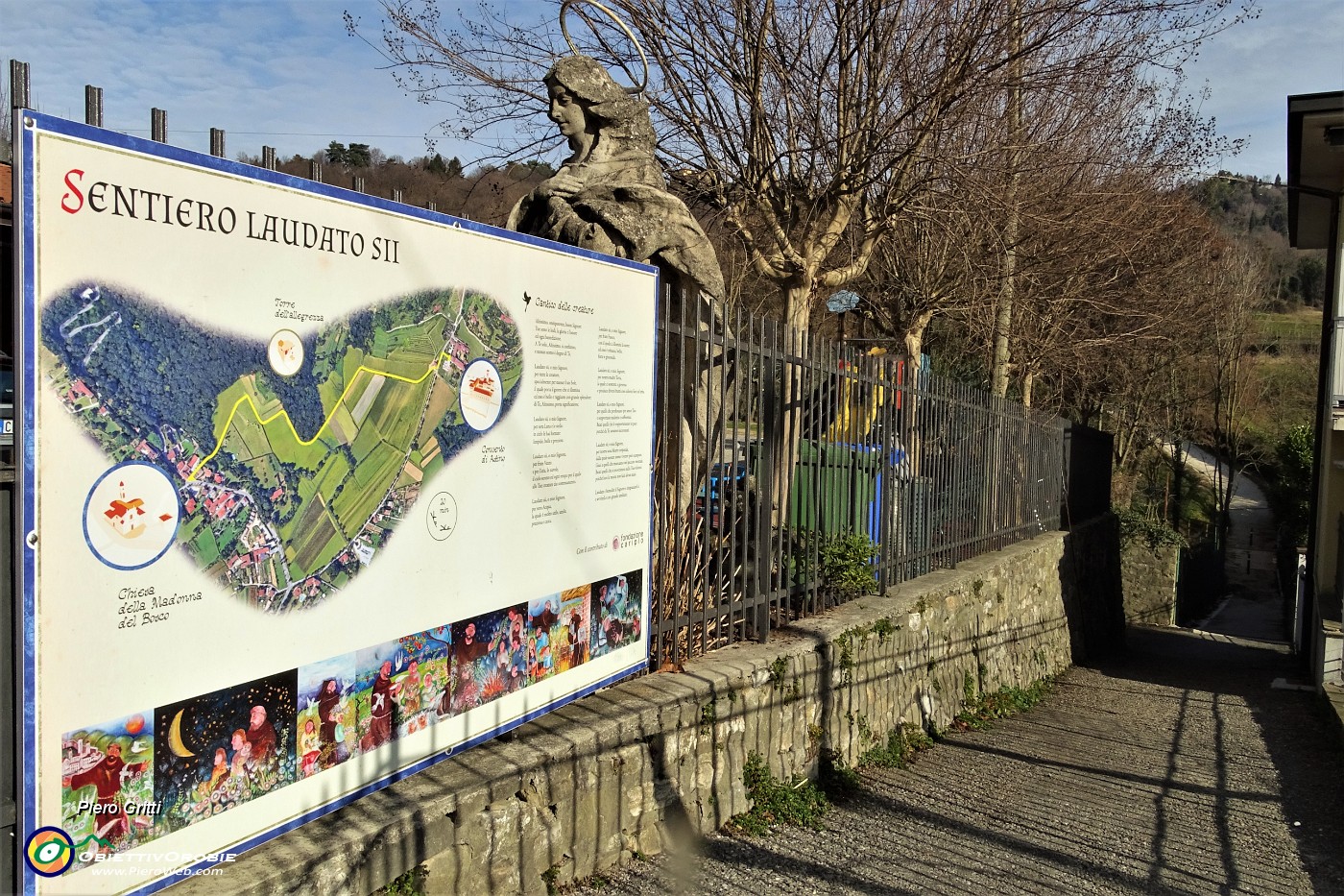 11 Dalla Madonna del bosco avvio sul Sentiero 'Laudato sii' per il Monastero di Astino.JPG